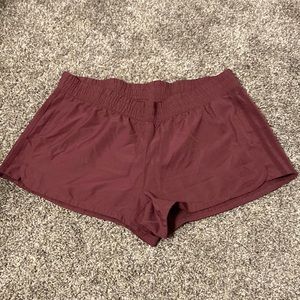 Adidas running shorts (L)